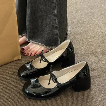 Модни Универсални обувки на висок Лакированном Масивна ток с лък, 2023, с Квадратни Пръсти, Кавайные, с блокове, Дамски Обувки на ниско Масивна Токчета за жени