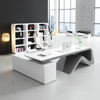 Модерен бюро, боядисани в бял цвят